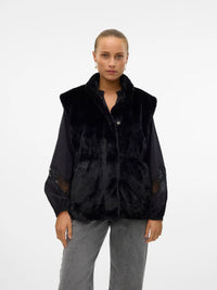 Vero Moda Sonja Poppy Black Faux Fur