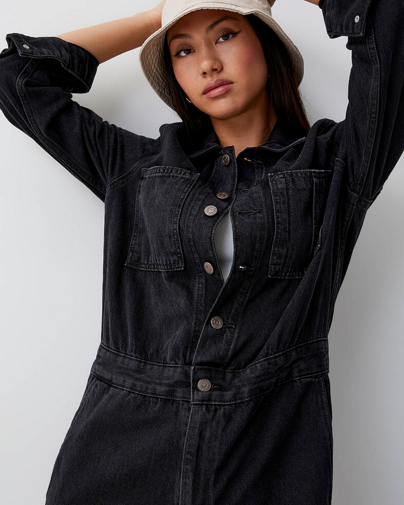 Levi's Iconic Jumpsuit in Washed Black